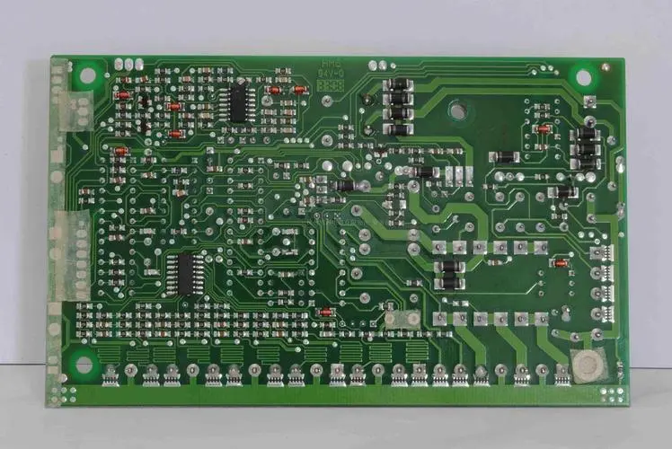 PCB設計中布線的基本規(guī)則如下