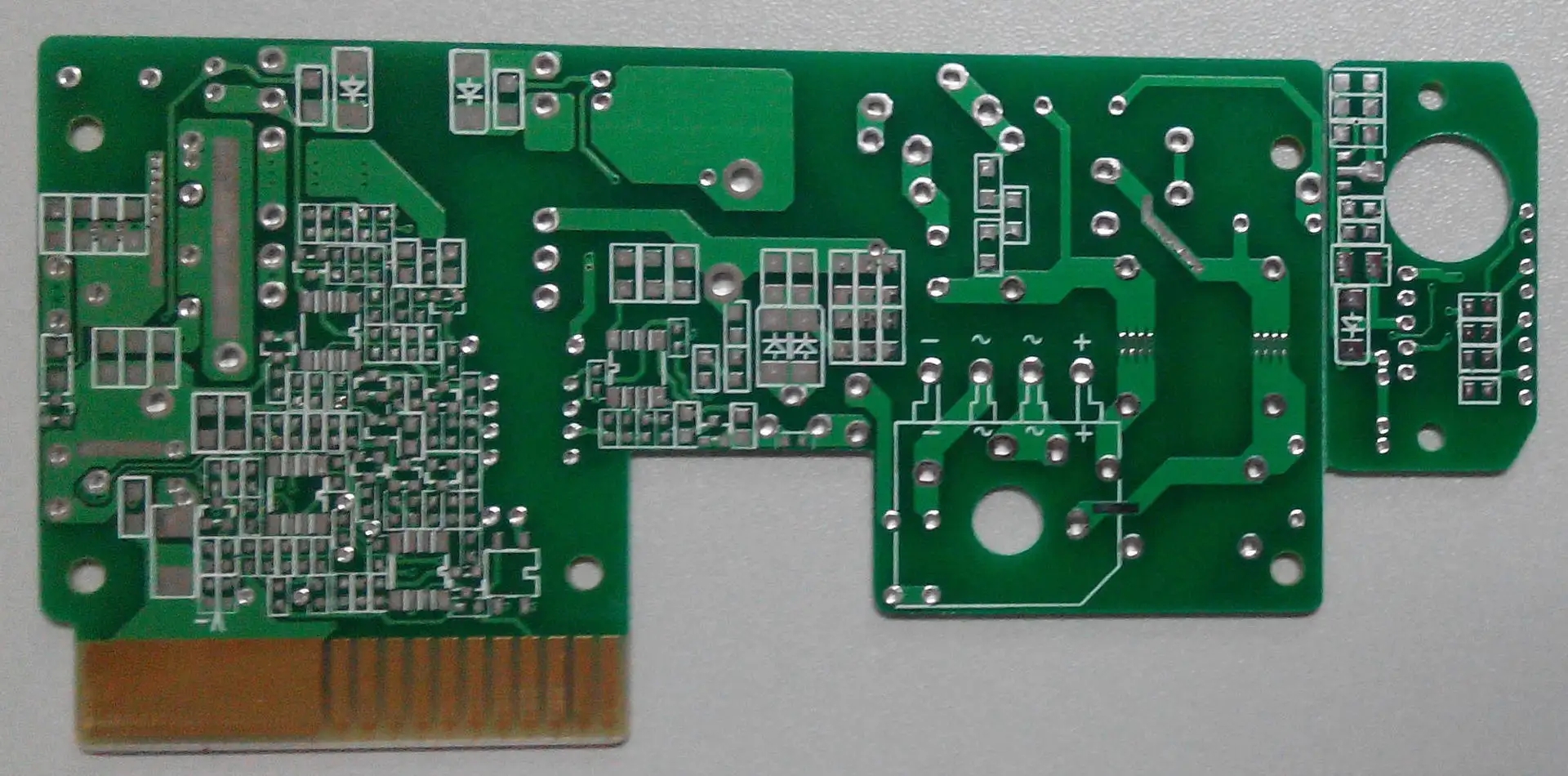 PCB表面沉金工藝特點及電容放置